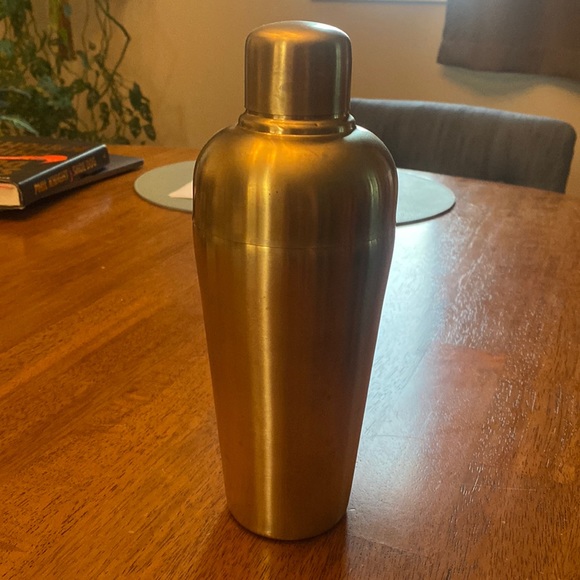 Gold cocktail shaker - Picture 1 of 2